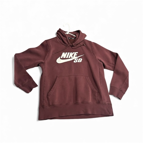 Nike SB Men's Burgundy Hoodie - Picture 2 of 6